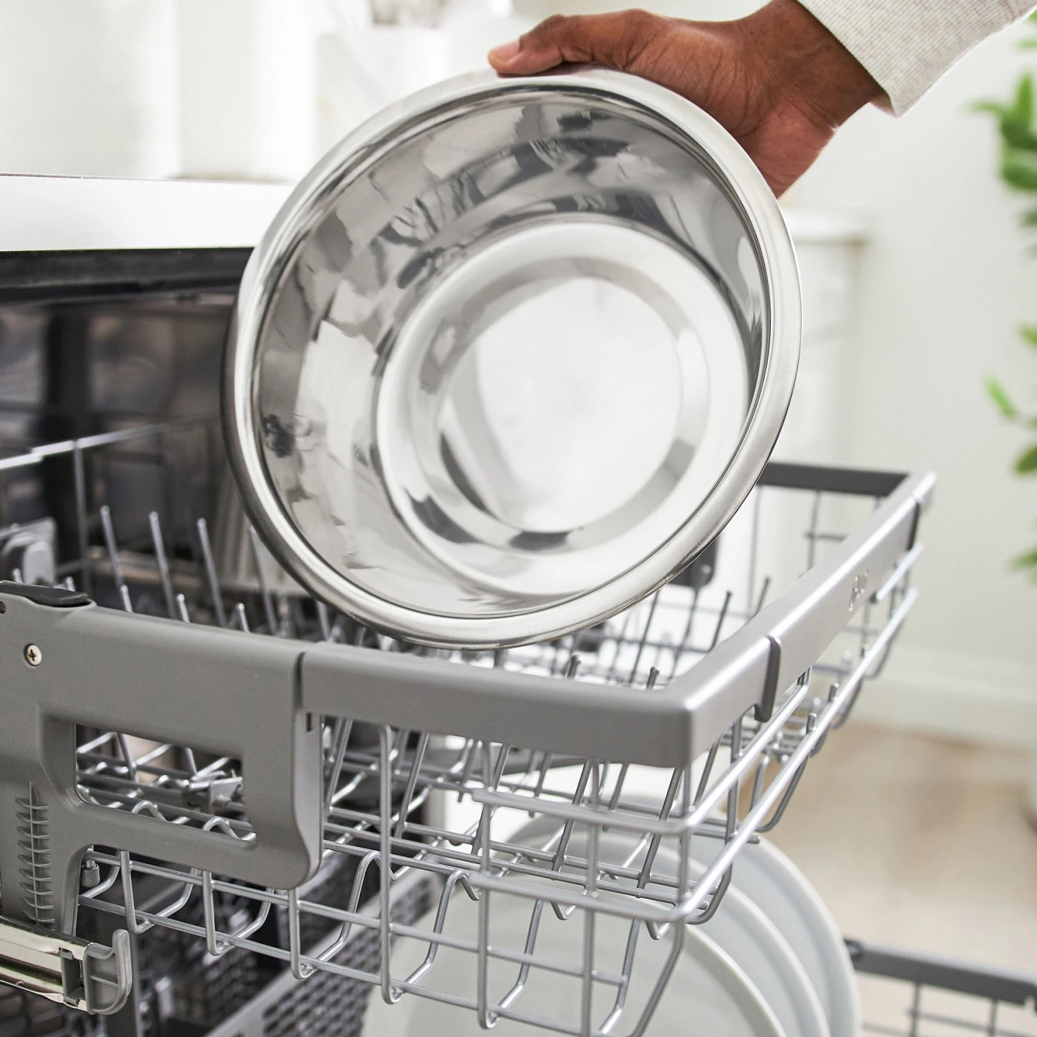 Frisco Farm House Wood Elevated Non-Skid Stainless Steel Dog Bowl 6 Frisco Farm House Wood Elevated Non-Skid Stainless Steel Dog Bowl - Image 6